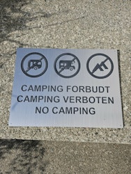Camping forbudt skilt
