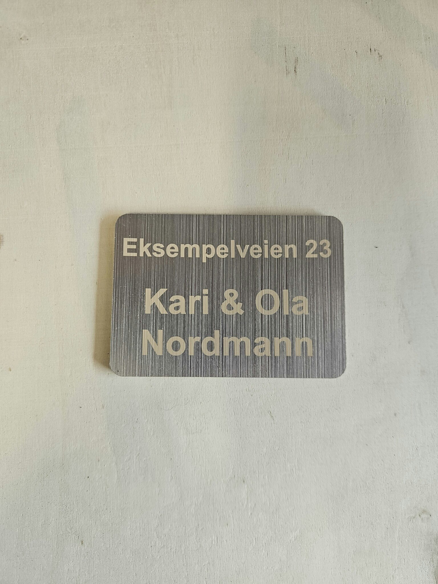 Postkasseskilt børstet stål