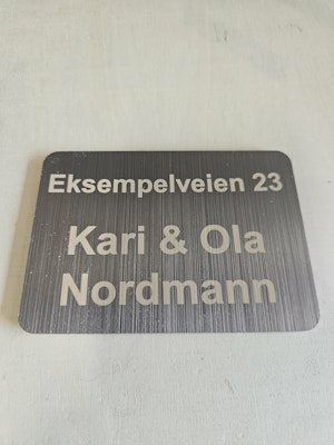 Postkasseskilt børstet stål