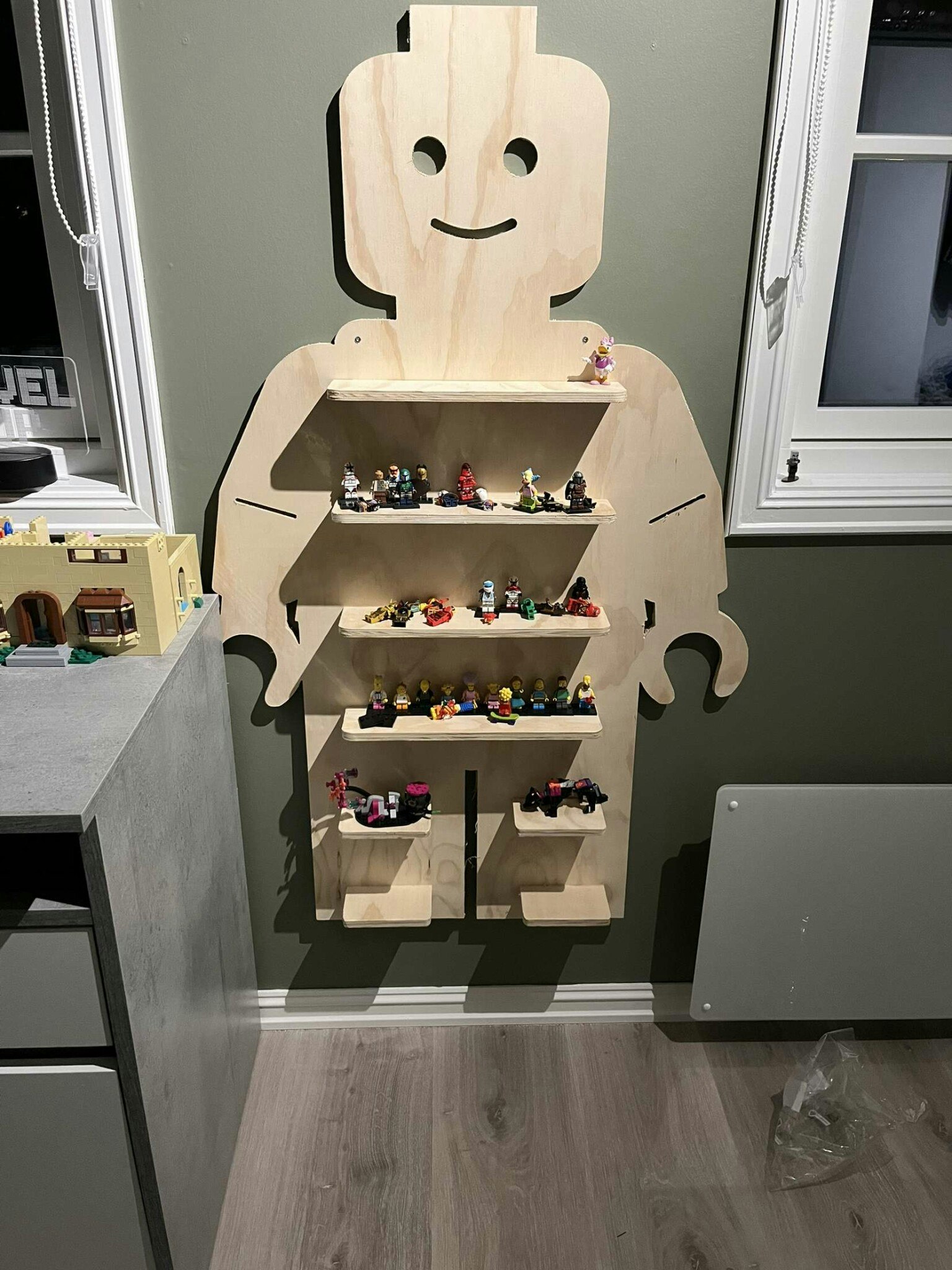 Lego figur vegghylle