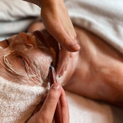 Ansiktsbehandling Retinol A4 60 min