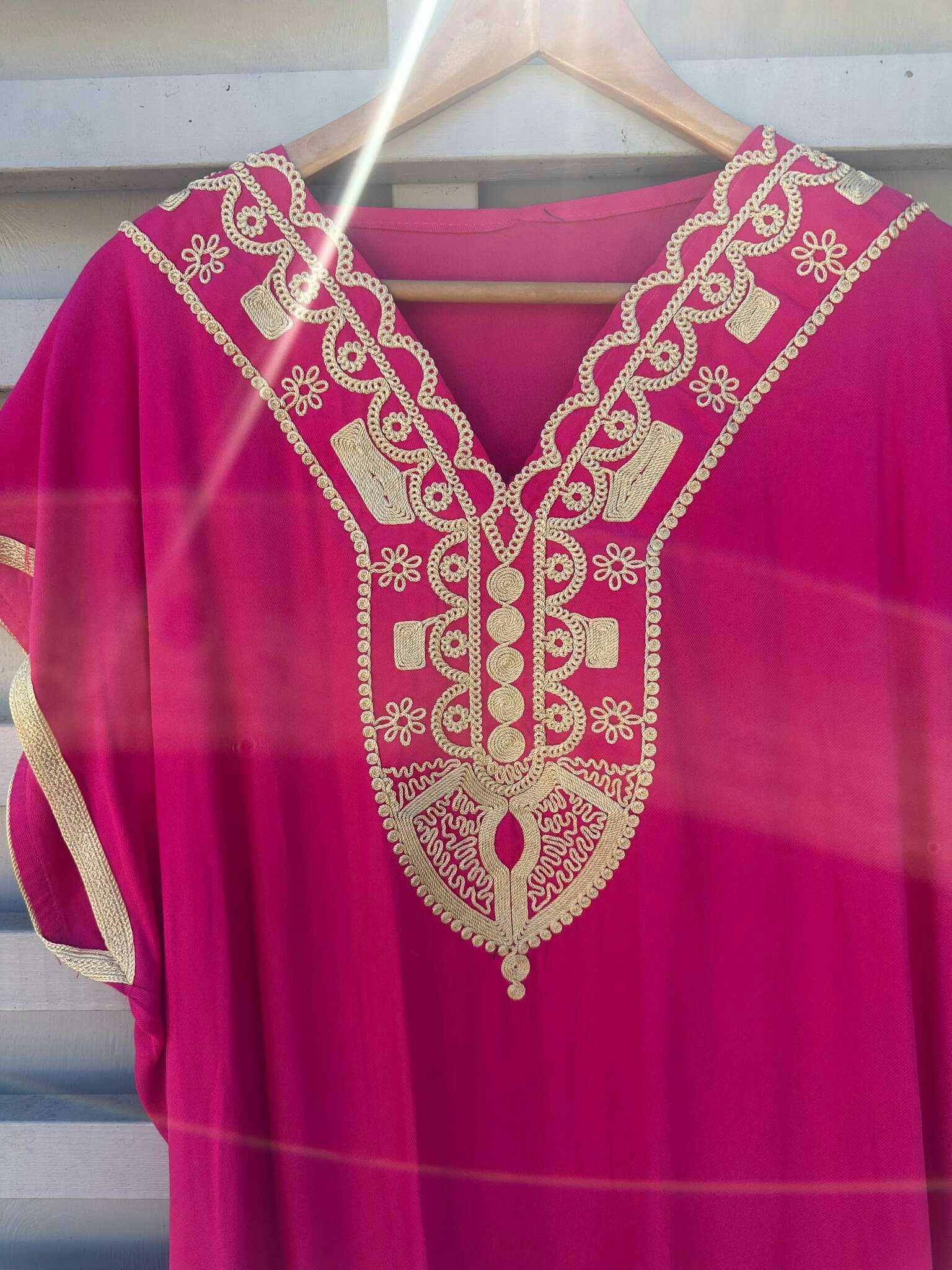 Marockansk kaftan med brodyr