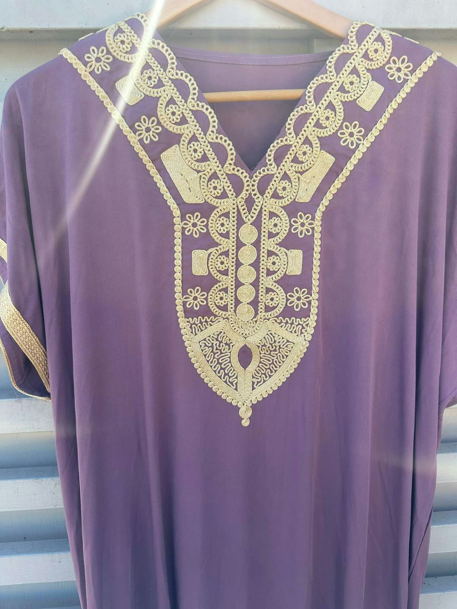 Marockansk kaftan med brodyr