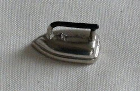 Strykjärn i metall