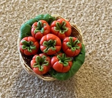 Korg med tomater