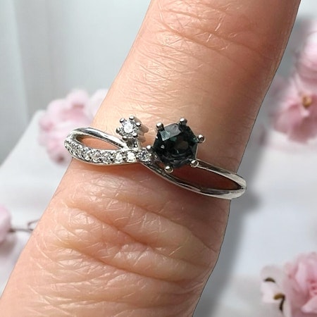 S925 Sølvring med Spinell