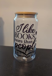Glas - I like books more than people