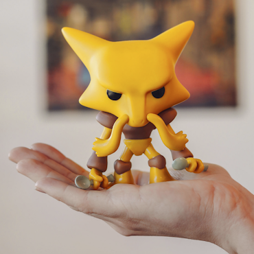 Pop! Pokemon Alakazam Vinyl Figure