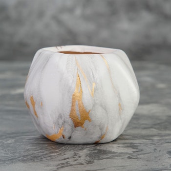 Liten blomkrukor stilren design
