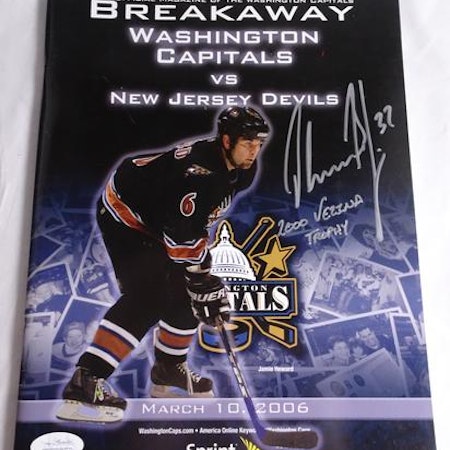 Olaf Kolzig Caps/Devils Game Program Autographed Hockey Magazine (2000 Vezina Trophy) JSA