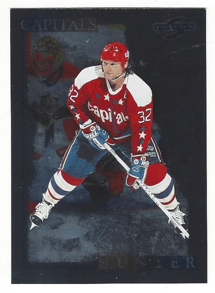 1995-96 Score Black Ice #107 Dale Hunter (12-X119-CAPITALS)