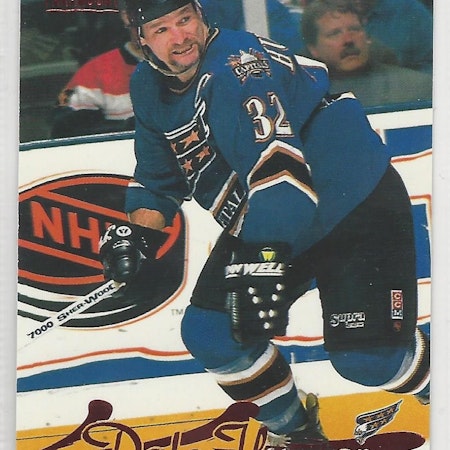 1997-98 Paramount Red #194 Dale Hunter (10-X76-CAPITALS)