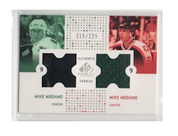 2002-03 SP Game Used Authentic Fabrics #CFMO Mike Modano Dual (50-X228-GAMEUSED-SERIAL-NHLSTARS)