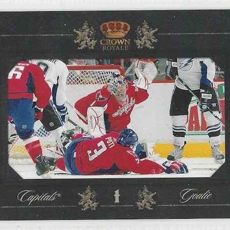 2010-11 Crown Royale In Harm's Way #8 Semyon Varlamov (15-X136-CAPITALS)