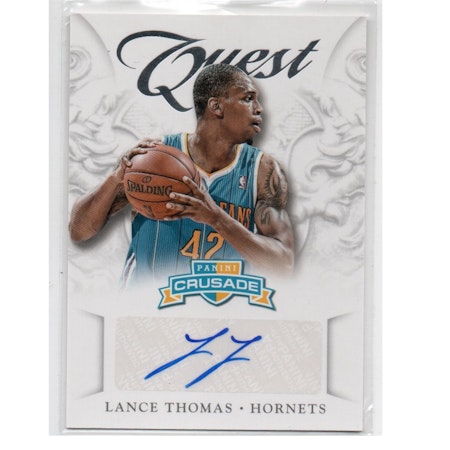 2012-13 Panini Crusade Quest Autographs #23 Lance Thomas (30-X262-NBAHORNETS)