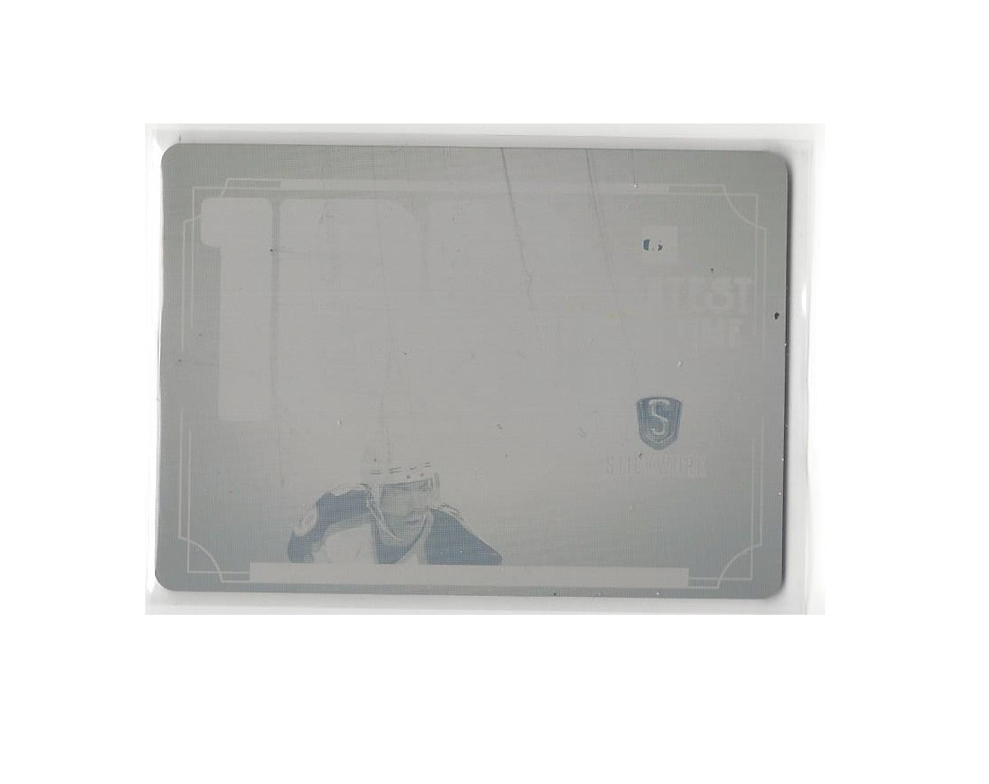 2016-17 ITG Stickwork 100 Greatest of All Time Yellow Printing Plate #GAT32 Joe Sakic (150-X121-AVALANCHE)