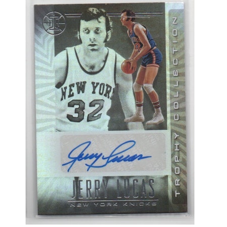 2019-20 Panini Illusions Trophy Collection Signatures #24 Jerry Lucas (80-X250-NBAKNICKS)