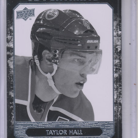 2014-15 Upper Deck UD Portraits #P34 Taylor Hall (25-53x8-OILERS)