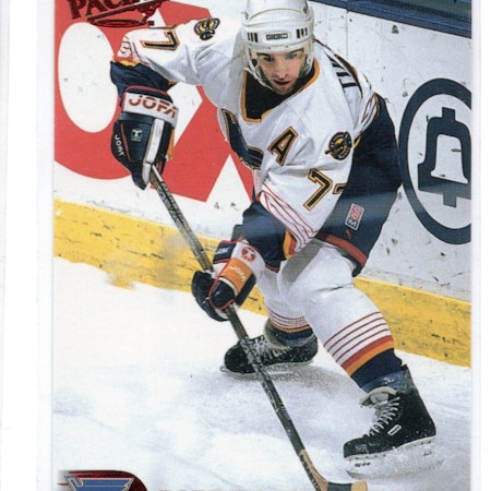 1998-99 Pacific Red #374 Pierre Turgeon (15-X348-BLUES)