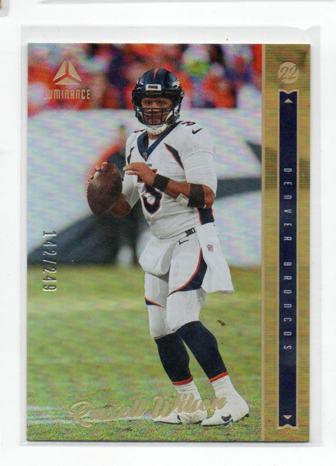 2022 Panini Luminance Gold #67 Russell Wilson (15-390x6-NFLBRONCOS)