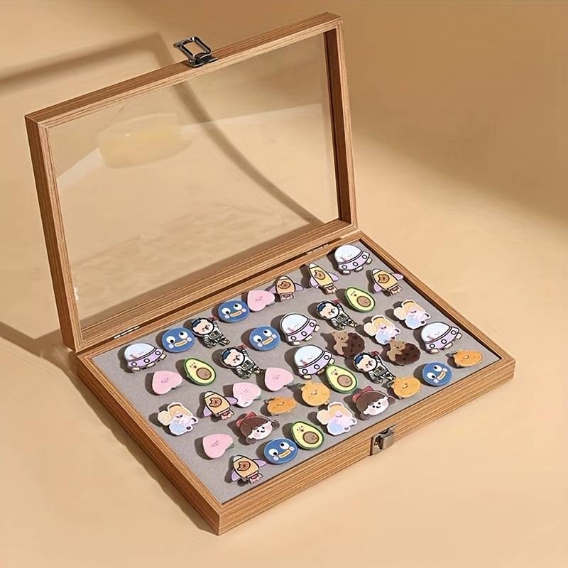 DISPLAY CASE FRAME FOR COLLECTIBLE CARDS