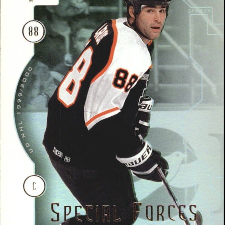 1999-00 SP Authentic Special Forces #SF8 Eric Lindros (15-A4-FLYERS)