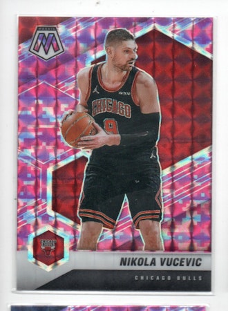 2020-21 Panini Mosaic Mosaic Camo Pink #59 Nikola Vucevic (20-C3-NBABULLS)