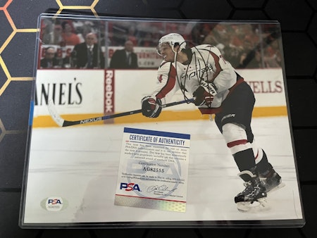 JOHN CARLSON WASHINGTON CAPITALS SIGNED 8X10 PHOTO (PSA CERT)