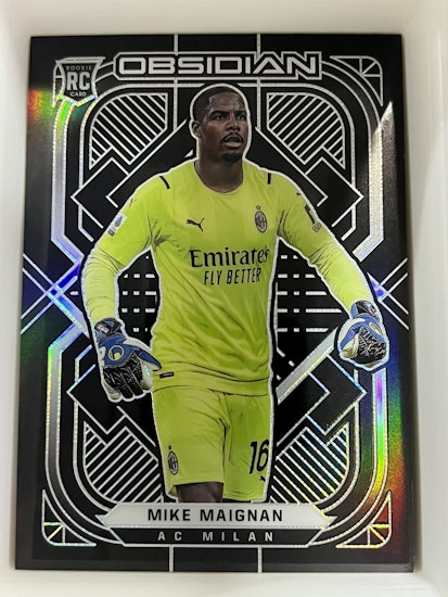 2021-22 Panini Obsidian #137 Mike Maignan (20-II9-SOCCERMILAN)