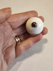 Knopp, liten vit rund
