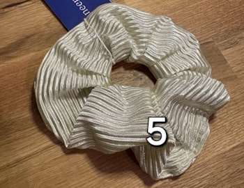 Hvit krepp sateng nr 5