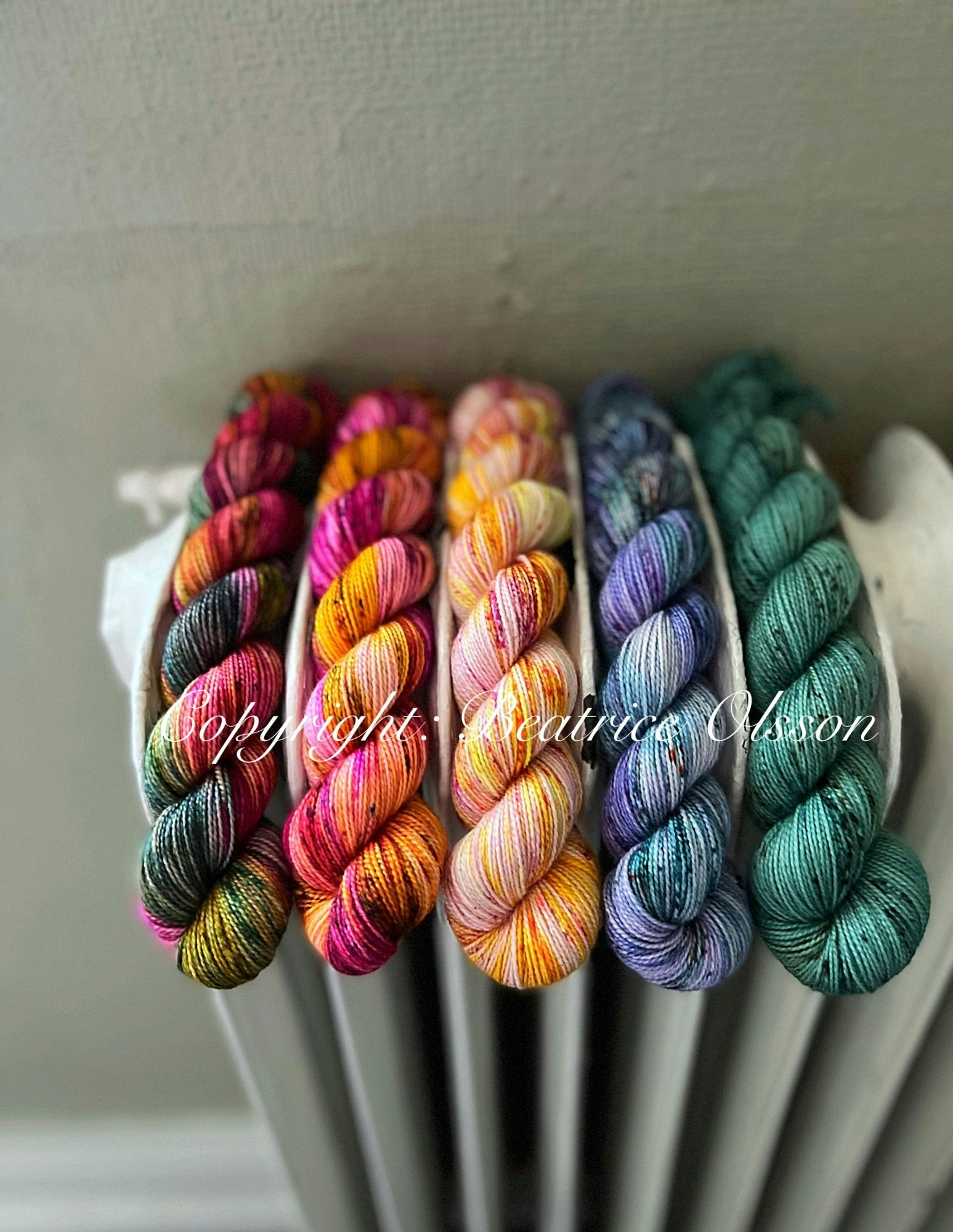 Handfärgade garnkit - Knitritious' Yarns