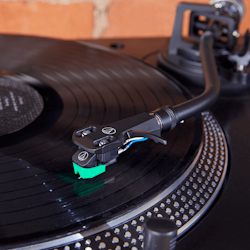 Audio-Technica AT-VM95E, Stereo pickup med elliptisk nål i VM95-serien