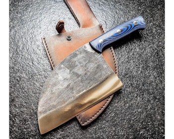 Samura Mad Bull Kniv Hacka 18 cm. Serbisk kock kniv med blåsvart skaft. Läderhölster