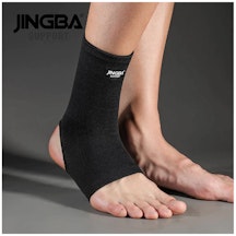 Sportliche Sprunggelenkbandage