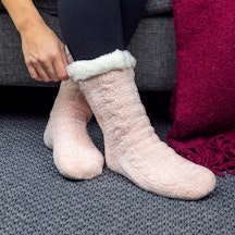 Gefütterte Socken mit Anti-Rutsch-Schutz (Rosa)