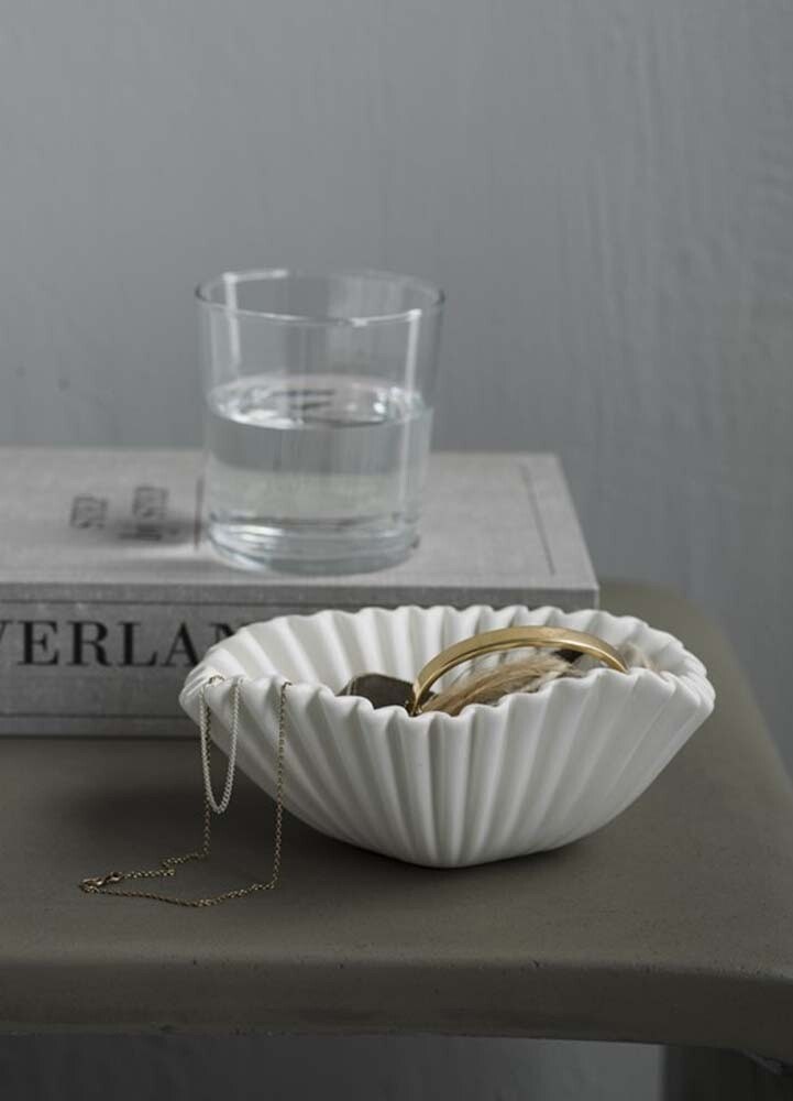 Mogihome Vilja vit skål i keramik 17x4 cm formad som en snäcka