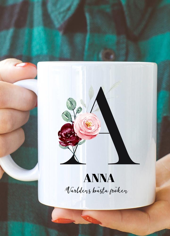 Personlig keramikmugg med text, blommig bokstav