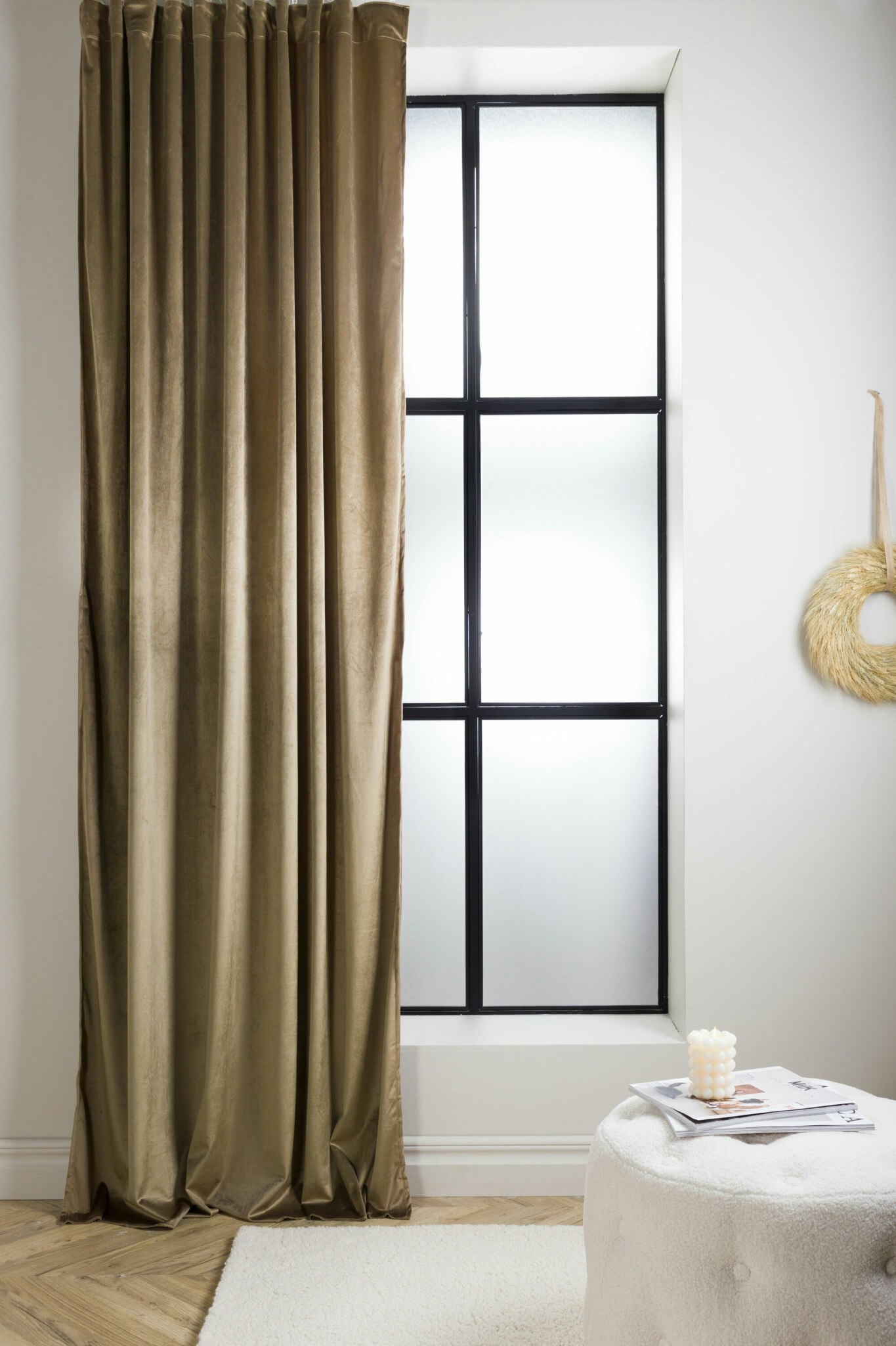 Mary Gardin Sand kulör 135x250
