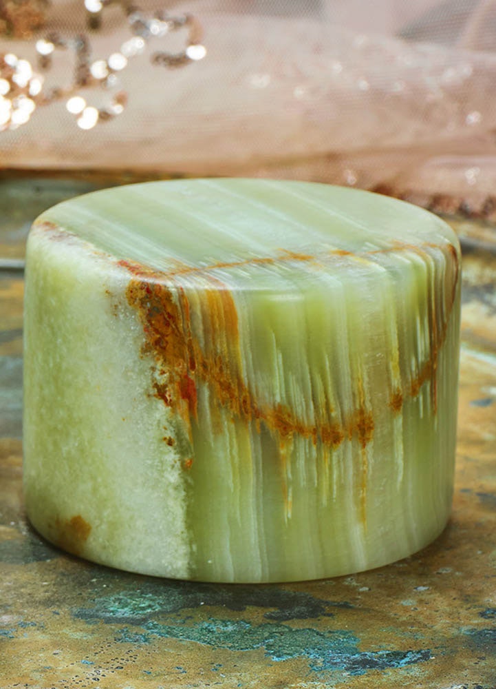 Grönt bordsljus Jade på batteri i äkta ädelsten 8x6 cm