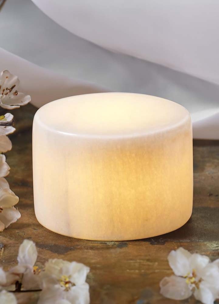 Marmorlampa på batteri i äkta marmor 8x6 cm vit