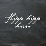 Litet kort med kuvert "Hipp hipp hurra", 7,5 x 7,5 cm