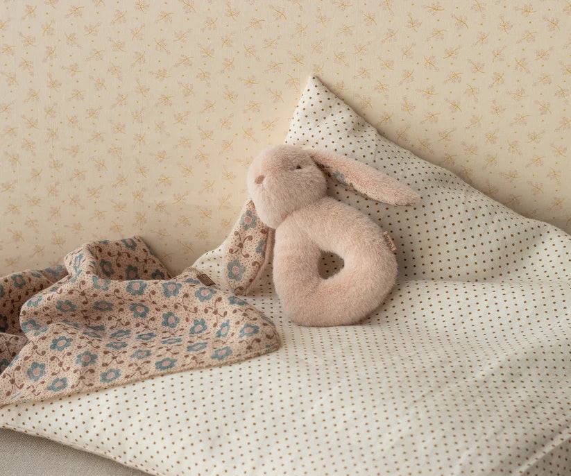 Bunny rattle set, Powder, Maileg