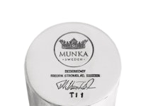 Ask i tenn, med sten i lapis lazuli på locket från Munka Tenn