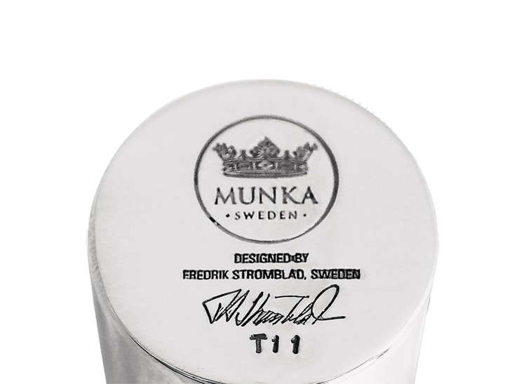 Ask i tenn, med förgylld mus på locket, från Munka Tenn