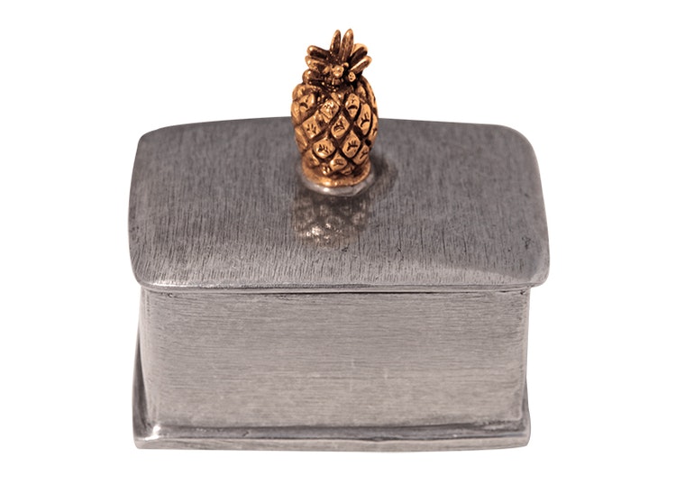 Rektangulär ask i tenn, lock medförgylld ananas i topp från Munka Tenn