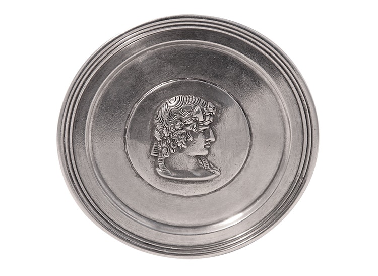 Coaster i tenn med Athena medaljong i mitten, från Munka Tenn