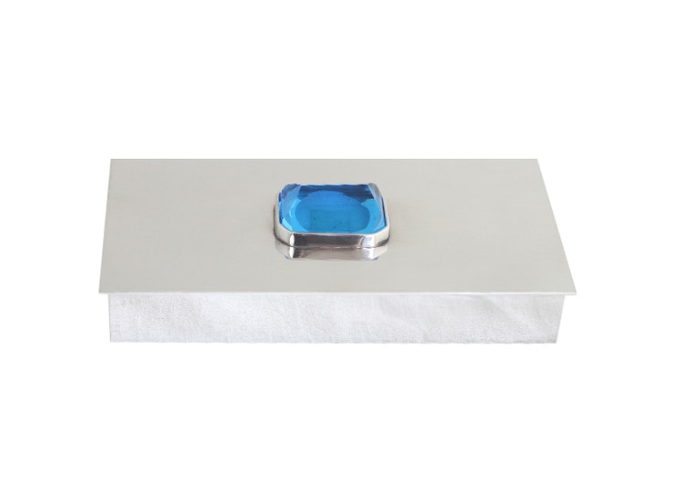 Box in pewter, with a large amethyst-like lid from Munka Tin