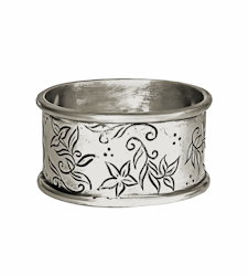 Flower, napkin ring in solid lead-free pewter from Munka Tenn