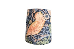 Lampskärm med William Morris tyg i blått som passar till Munka Tenn lampor